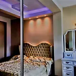 Royal Queen And King Luxury Sarandë