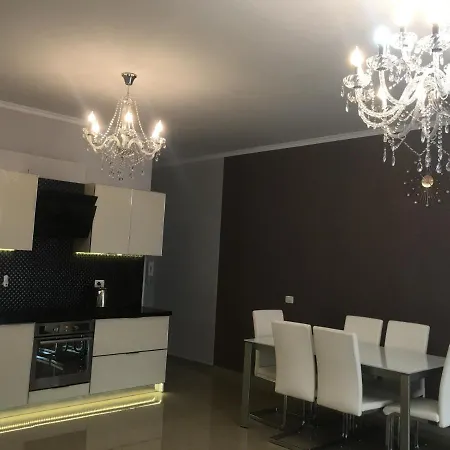 Royal Queen And King Luxury Apartman *