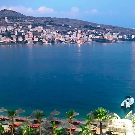 Royal Queen And King Luxury Apartment Sarande