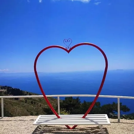 Royal Queen And King Luxury Apartment Sarande