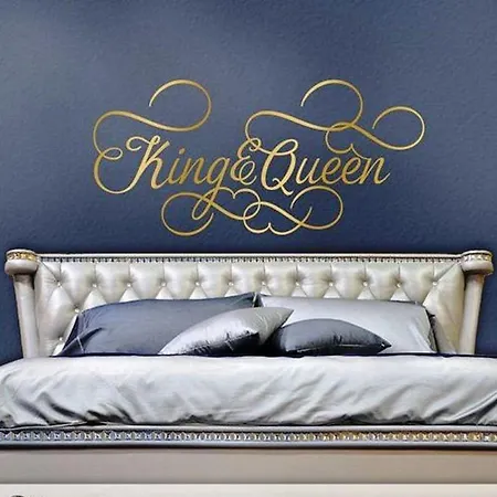 Royal Queen And King Luxury * Sarande