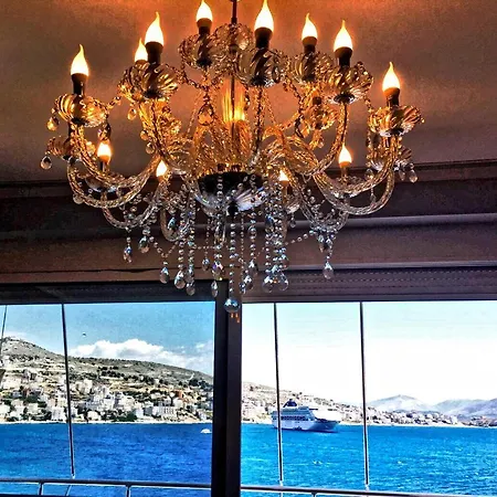 Royal Queen And King Luxury Sarande