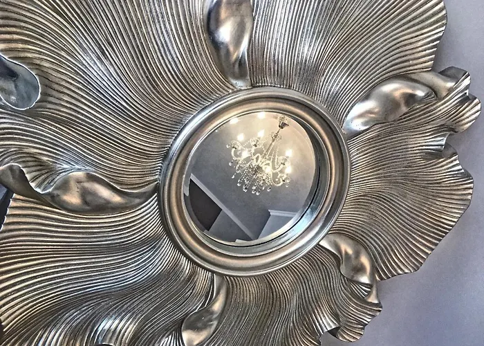 Royal Queen And King Luxury * Sarande