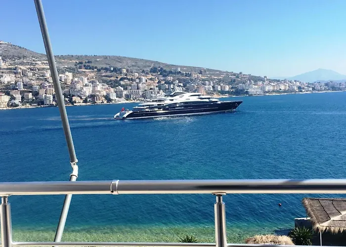 Royal Queen And King Luxury * Sarande