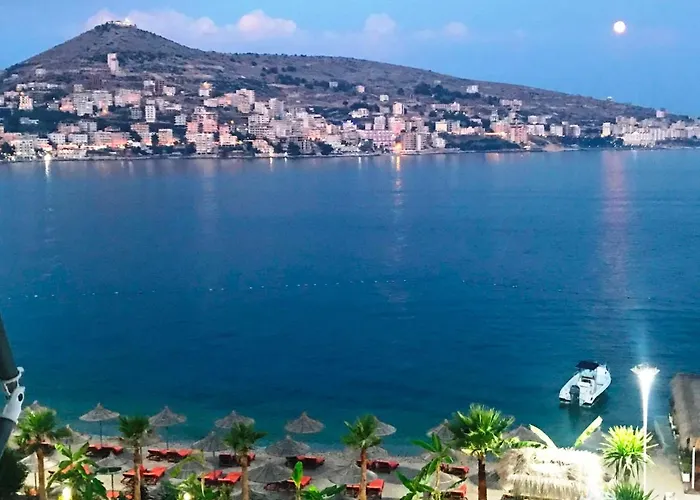 Royal Queen And King Luxury Apartment Sarande