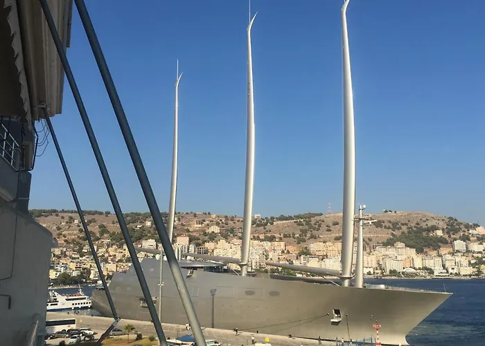 Royal Queen And King Luxury Apartment