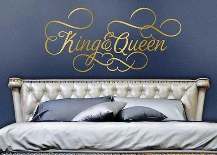 Royal Queen And King Luxury * Sarande